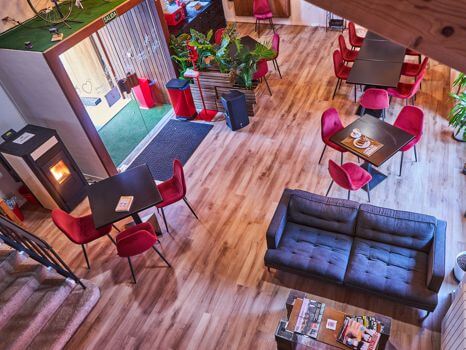 lobby del alojamiento Ciclolodge en Lozoya