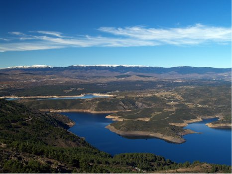embalse de El Atazar en la Sierra Norte de Madrid